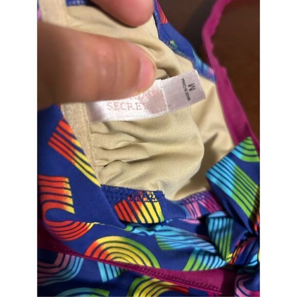 Victoria secret kiss logo bikini size large - Picture 3 of 7